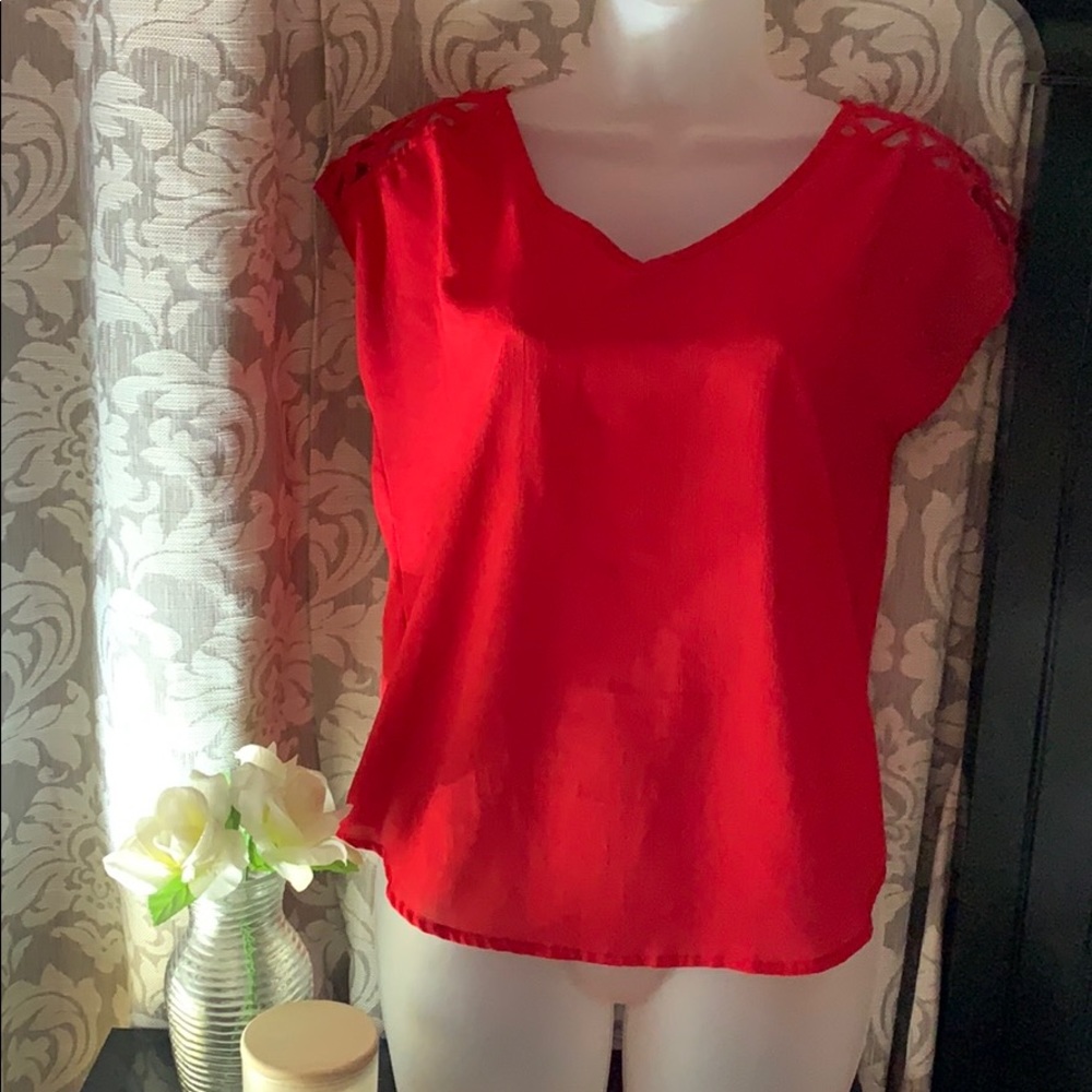Short sleeve red top